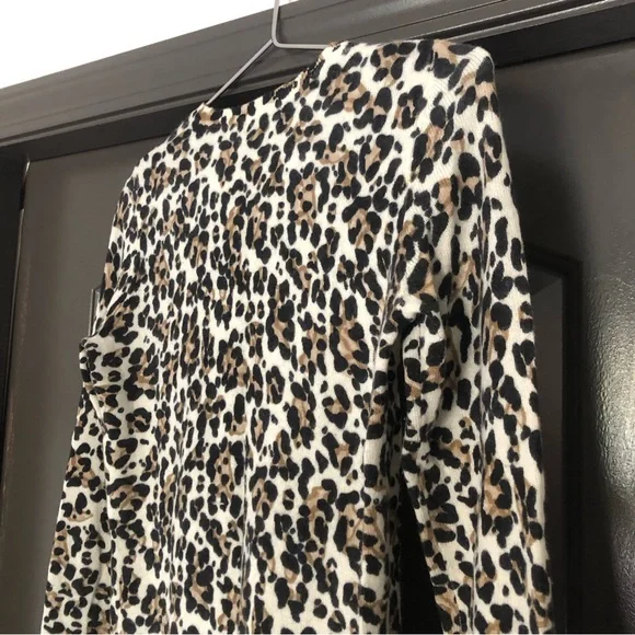 J. McLaughlin cheetah/leopard lightweight cashmere long sleeve crewneck sweater - Picture 8 of 8